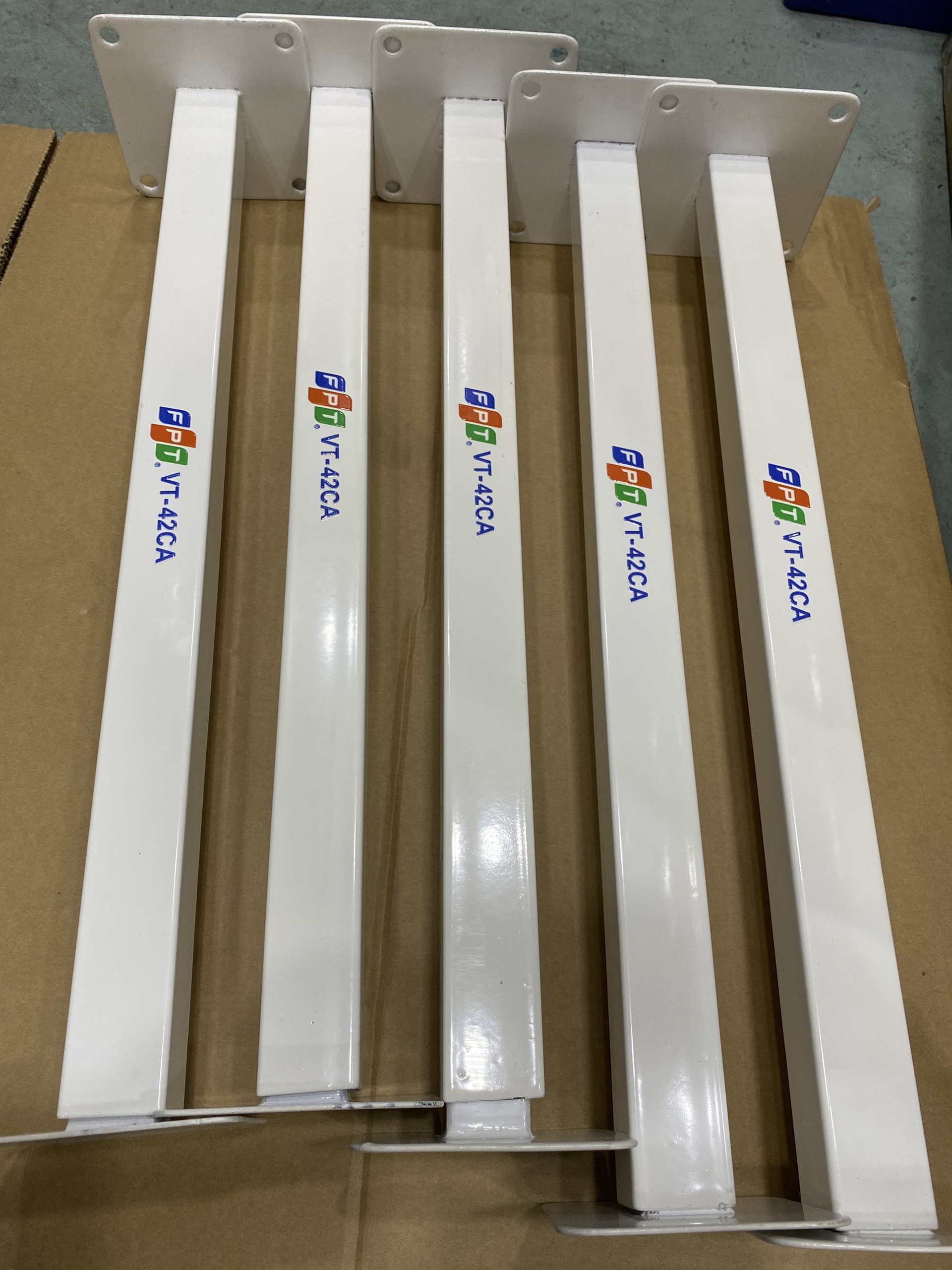 Tay gắn camera lắp trần